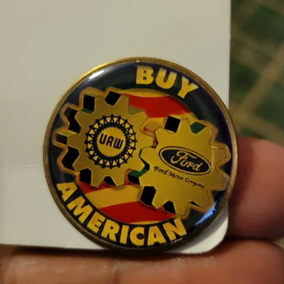 Vintage Ford United Auto Workers Buy American Pin - Picture 1 of 3